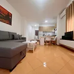Apartment Me Qera
