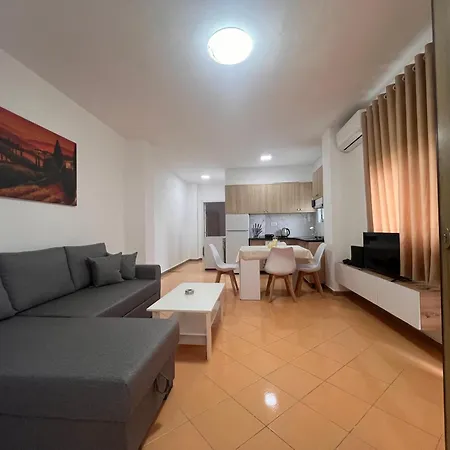 Me Qera * Golem (Tirana)